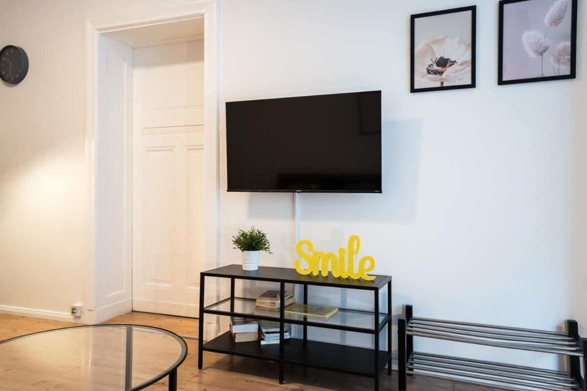 Great Apartment In Berlin Neukoelln Экстерьер фото